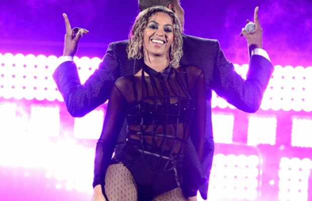 Beyoncé se apresenta no Grammy Awards. (Foto: Reprodução/Beyoncephotos)