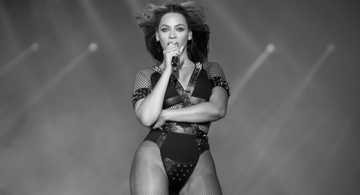 Beyoncé e Jay Z fazem o primeiro show em Paris.  (Foto: Rob Hoffman)