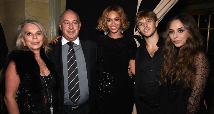 Beyoncé com a família de Sir Phillip Green (Foto: Reprodução)