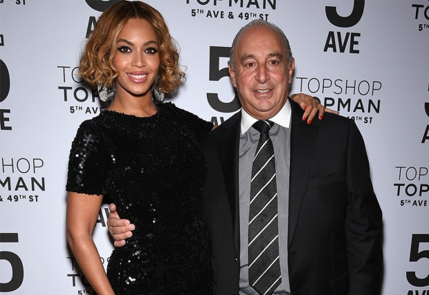 Beyonc&eacute; posa ao lado de Sir Phillip Green, presidente da Topshop (Foto: Reprodu&ccedil;&atilde;o)