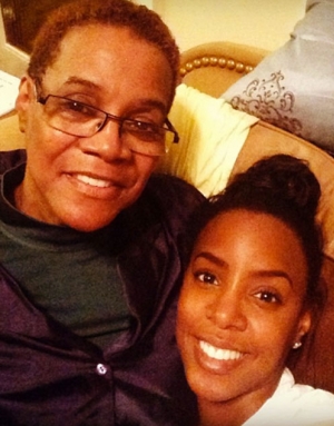 Kelly Rowland e sua mãe, Doris Rowland, falecida em 2 de dez. de 2014 (Foto: Reprodução)