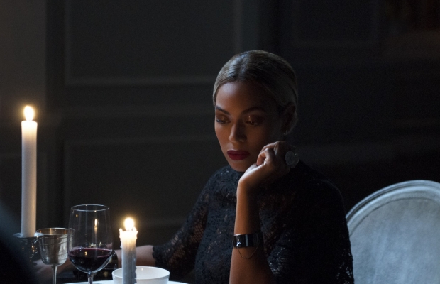 Beyoncé em 'Jealous' (Foto: Divulgação)