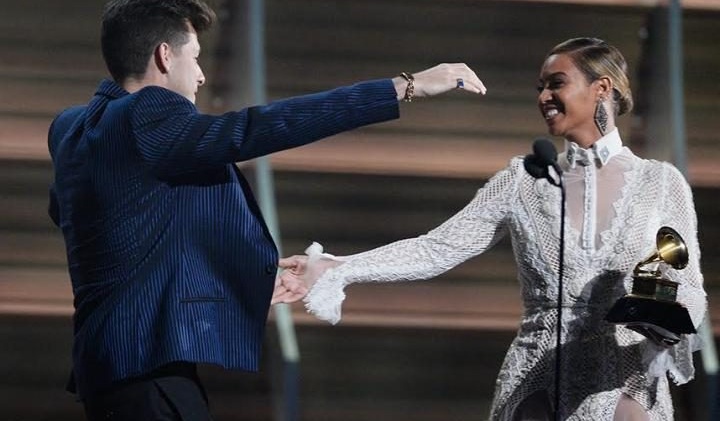 Beyoncé comparece ao Grammy Awards 2016 (Foto: Reprodução)