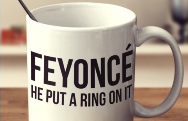 Caneca 'Feyoncé' usa letra de canção da Beyoncé (Foto: Reprodução)