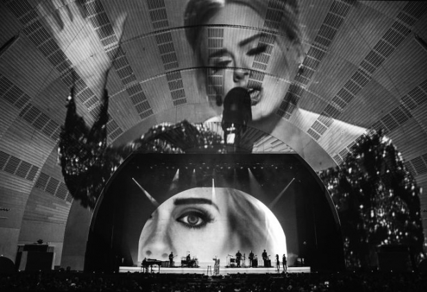 Adele - 'Live 2016' (Foto: Reprodu&ccedil;&atilde;o)