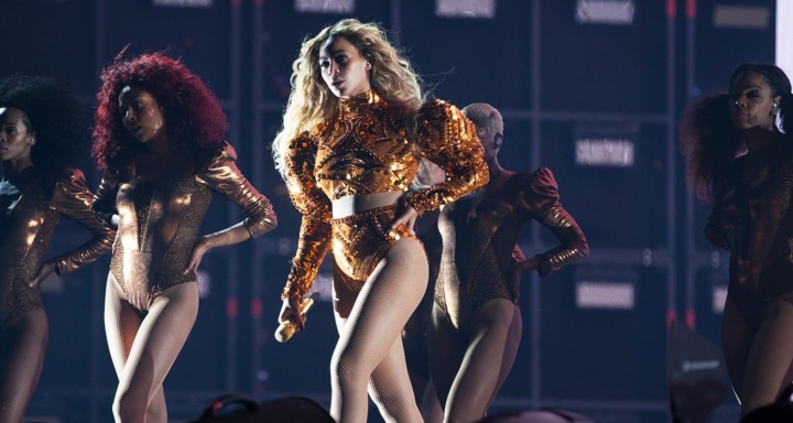 Beyoncé na 'Formation World Tour' em Dallas (Foto: Divulgação)