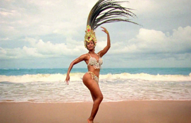 Beyonc&eacute; no clipe de 'Blue' (Foto: Reprodu&ccedil;&atilde;o)