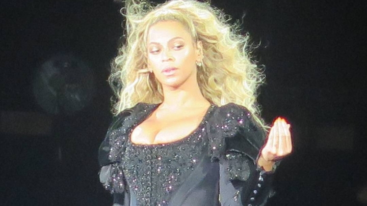 Beyoncé durante show em Missouri, EUA (Foto: Reprodução)