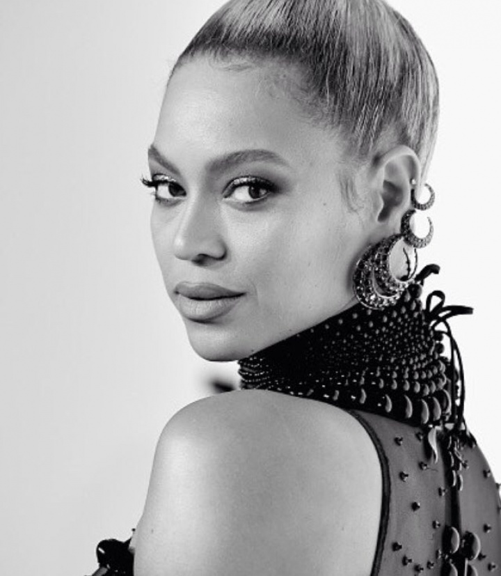 Beyoncé no tapete vermelho do Tidal X (Foto: Reprodução)