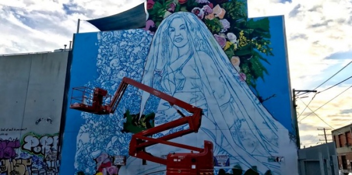 Mural de Beyoncé grávida é pintado em Melbourne pelo artista Lush Sux (Foto: Reprodução)