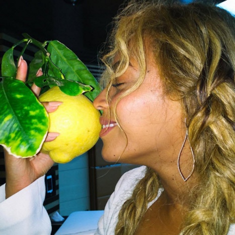 Beyoncé posta foto com limão meses antes do 'Lemonade' (Foto: Reprodução)