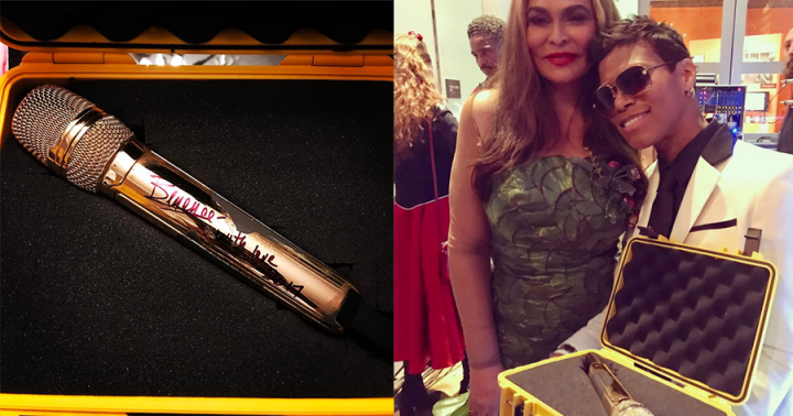 Tina Knowles e CeCe Hendriks, compradora do microfone de Beyoncé (Foto: Reprodução/Instagram)