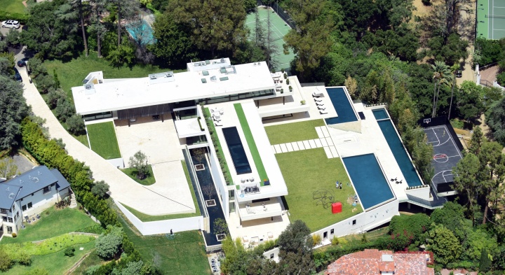 Mans&atilde;o localizada em Bel Air, Los Angeles (Foto: Splash News)