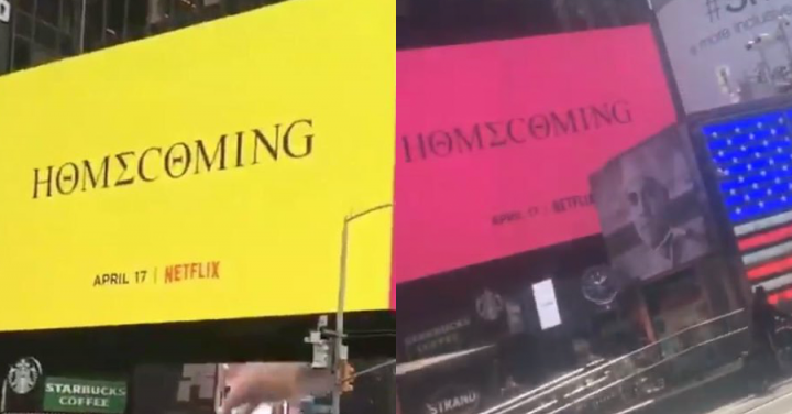 Publicidade de 'Homecoming' na Times Square nas cores amarelo e rosa (Foto: Reprodução)