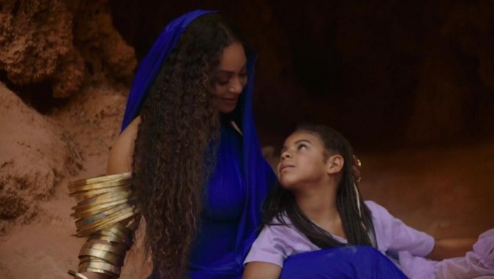 Beyoncé e Blue Ivy no video de BIGGER (Foto: Reprodução)