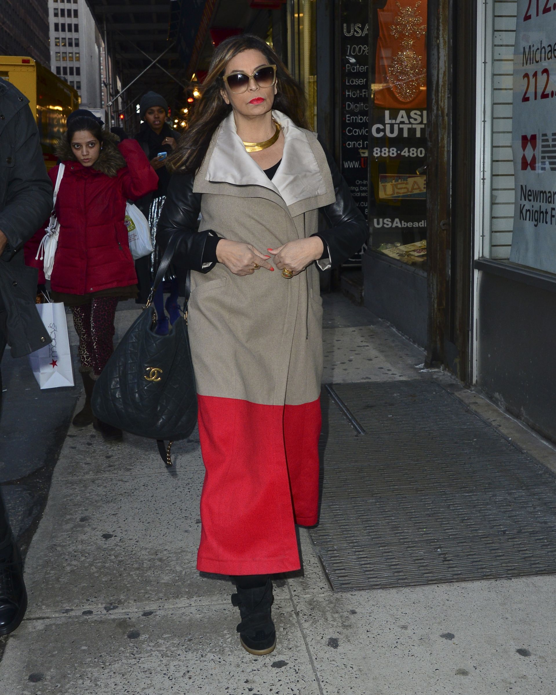 Sua m&atilde;e, Tina Knowles, tamb&eacute;m a acompanhava.