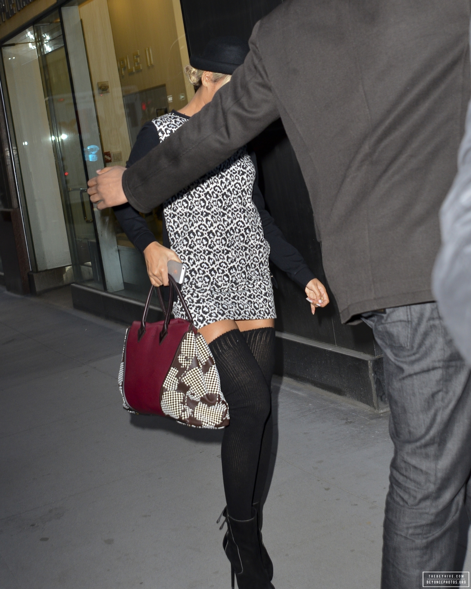 Beyonc&eacute; fotografada em Nova York nesta sexta-feira (17).