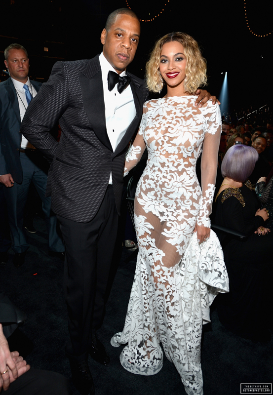 Beyonc&eacute; e Jay-Z na plateia do Grammy Awards.