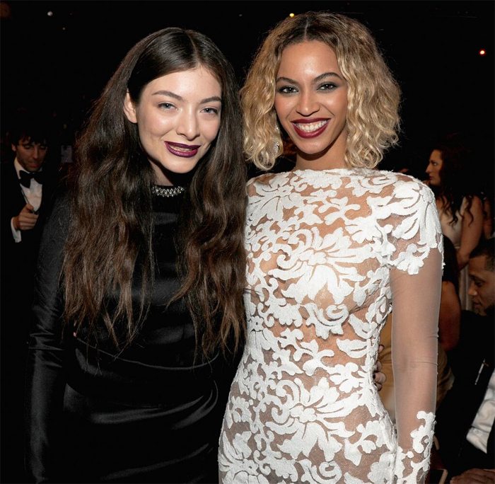Beyonc&eacute; tira foto ao lado da cantora Lorde.