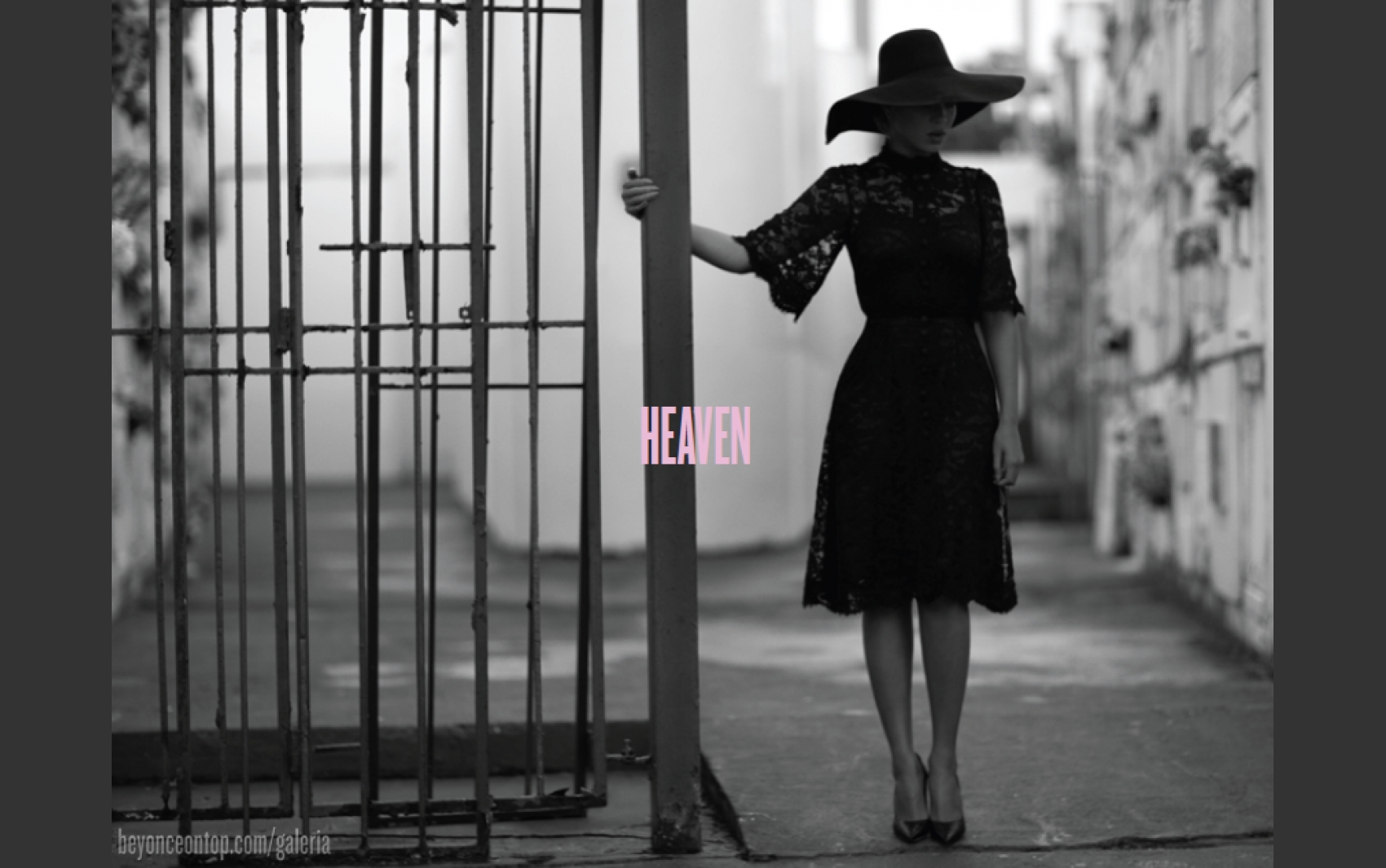 Encarte do &aacute;lbum "BEYONC&Eacute;"