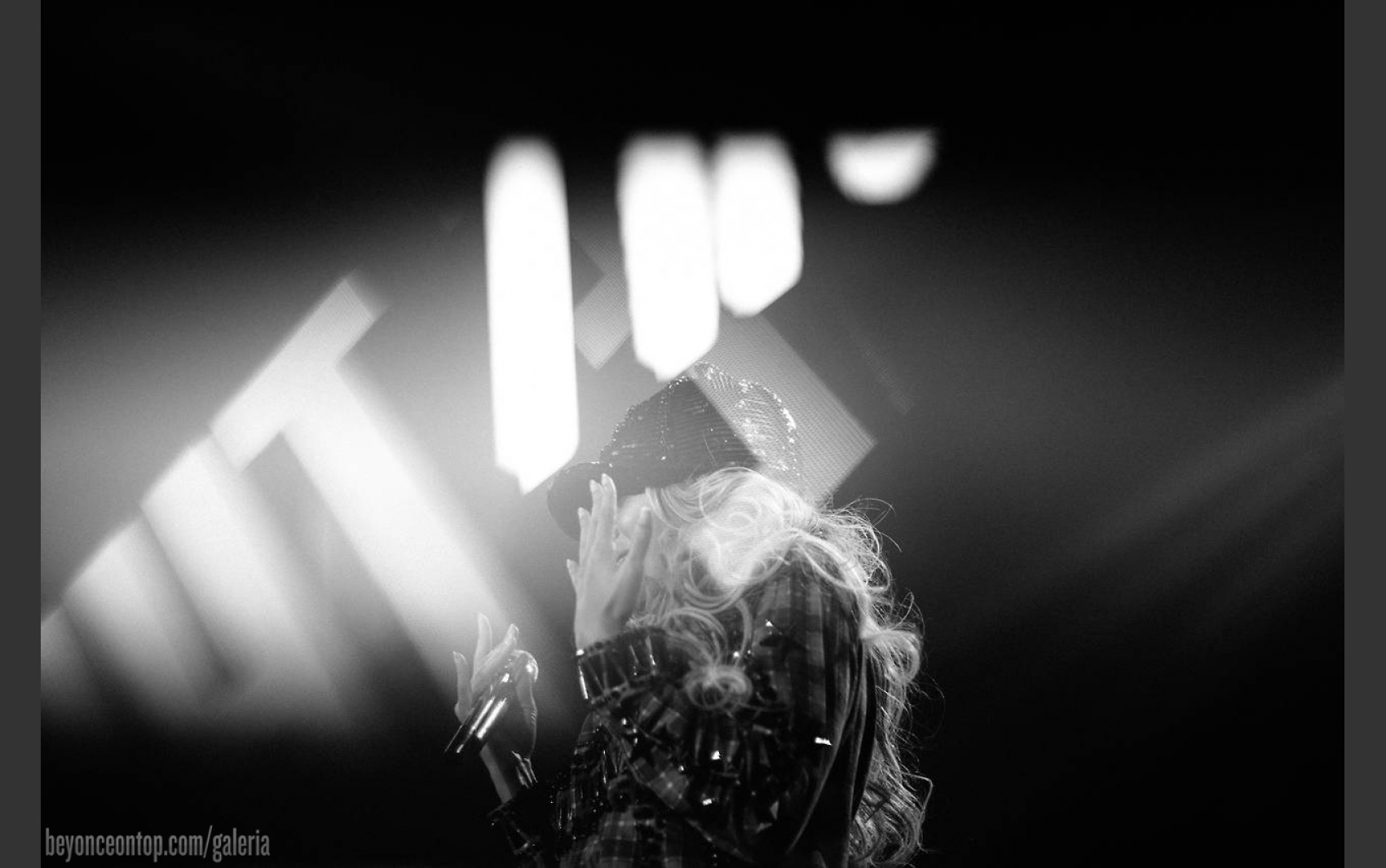 Beyonc&eacute; se apresenta em Antu&eacute;rpia nessa sexta-feira. 