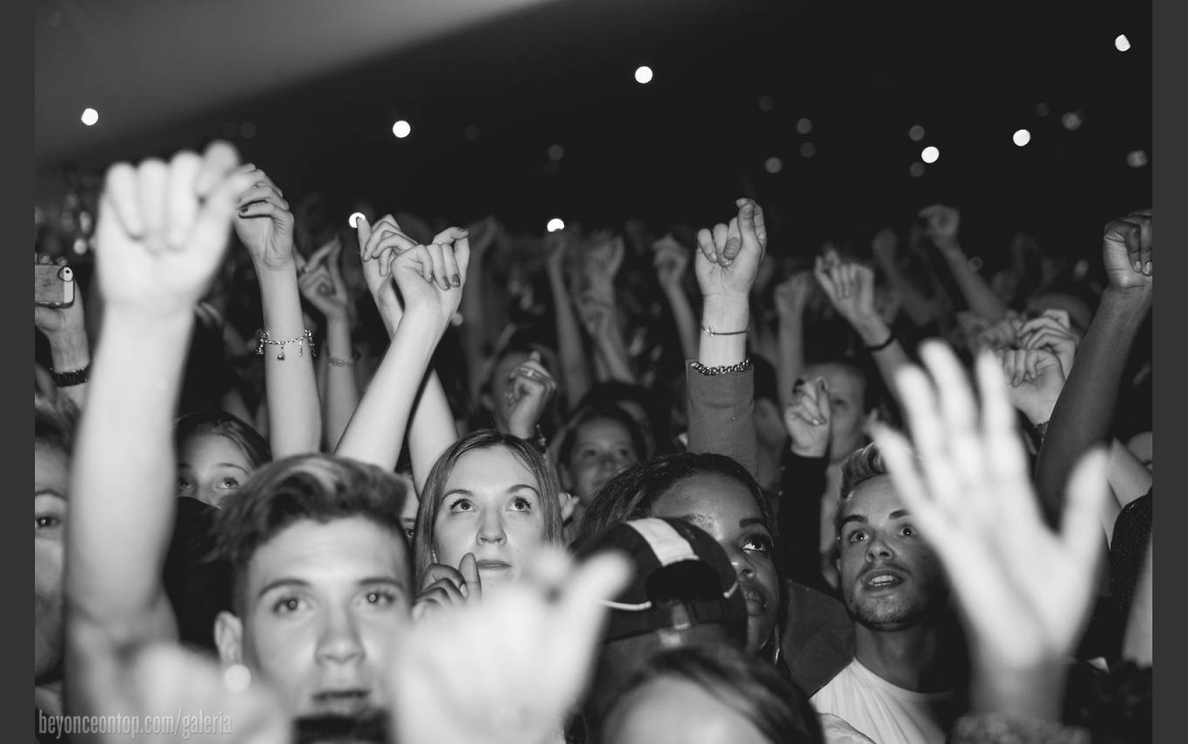 F&atilde;s lotaram a arena Sportpaleis nessa sexta-feira. 
