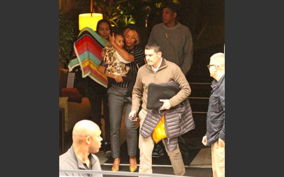 Fam&iacute;lia saiu para&nbsp;almo&ccedil;ar nesta ter&ccedil;a-feira, em Barcelona. 