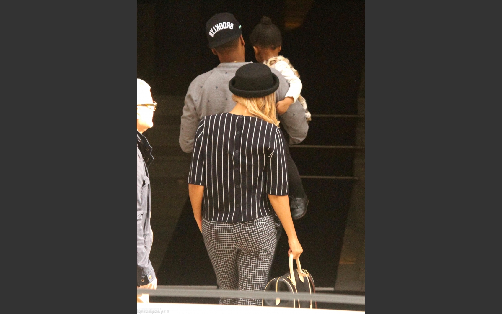 Fam&iacute;lia saiu para&nbsp;almo&ccedil;ar nesta ter&ccedil;a-feira, em Barcelona. 