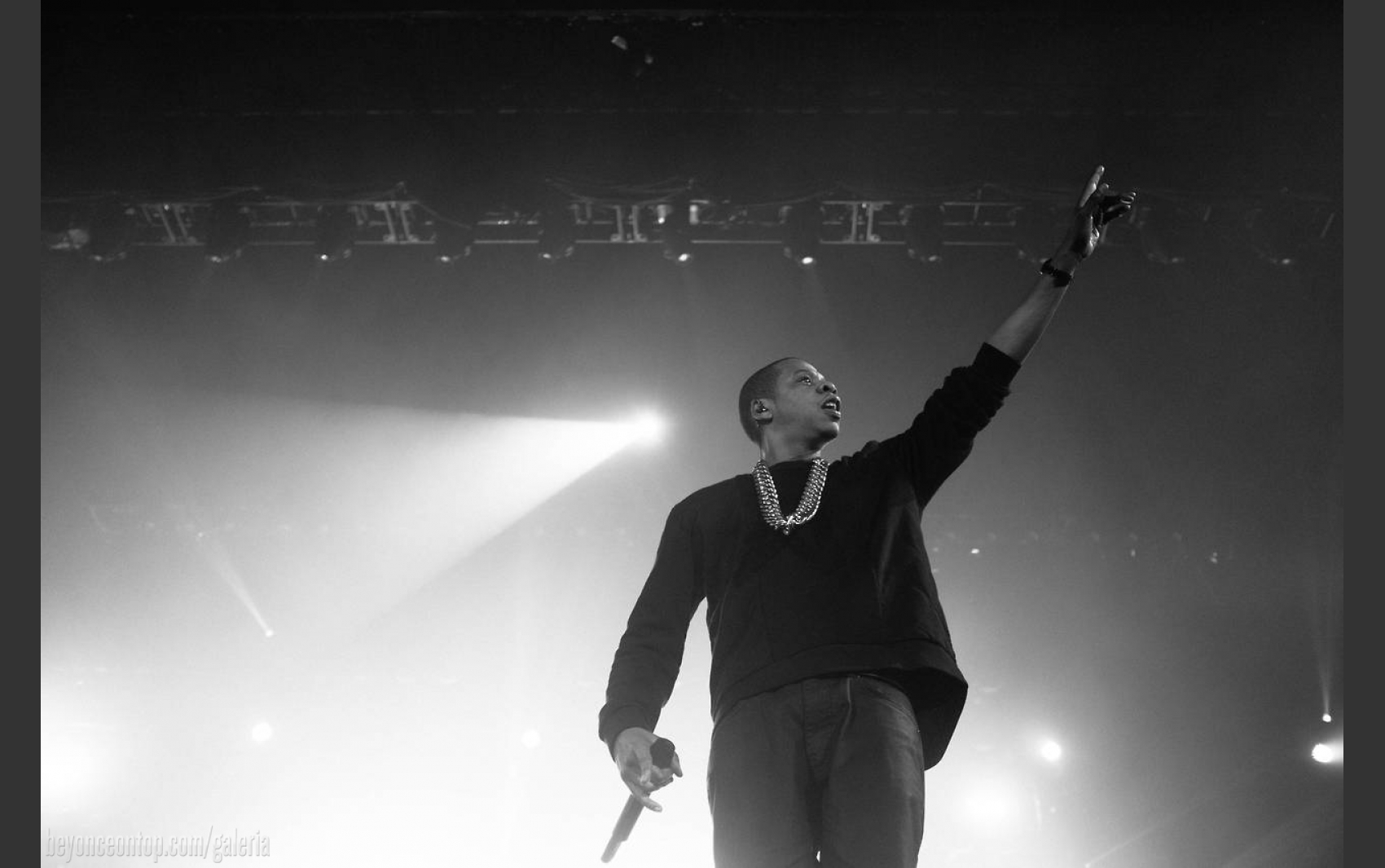 Jay-Z participou do show na m&uacute;sica "Drunk in Love". 