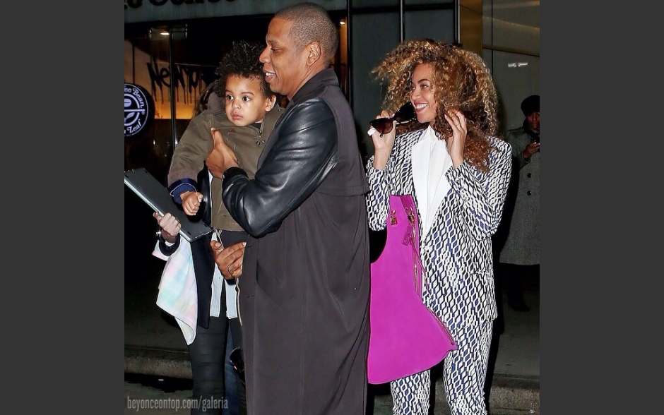 Beyonc&eacute;, Jay-Z e Blue Ivy em Nova Iorque.