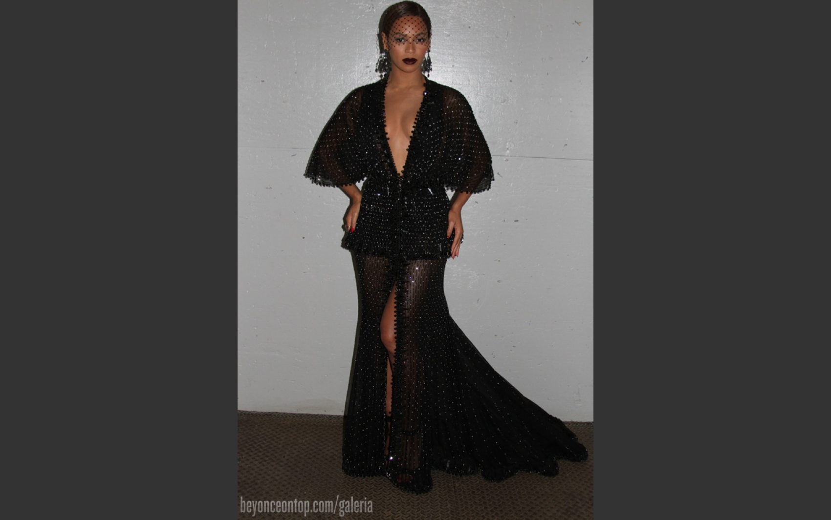 Beyonc&eacute; nos bastidores da festa.&nbsp; 