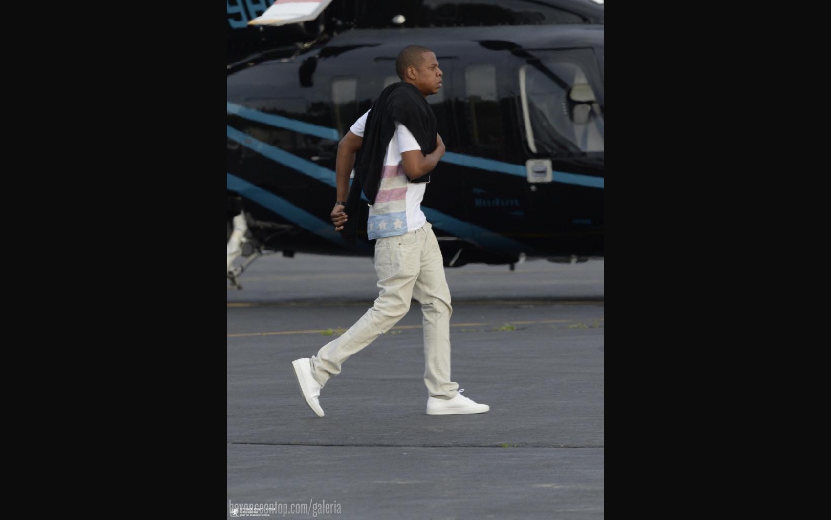 Beyonc&eacute; e Jay-Z desembarcam em Hamptons. 