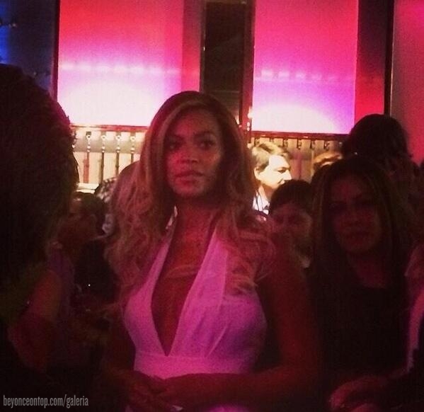 Beyonc&eacute; dentro do evento. 