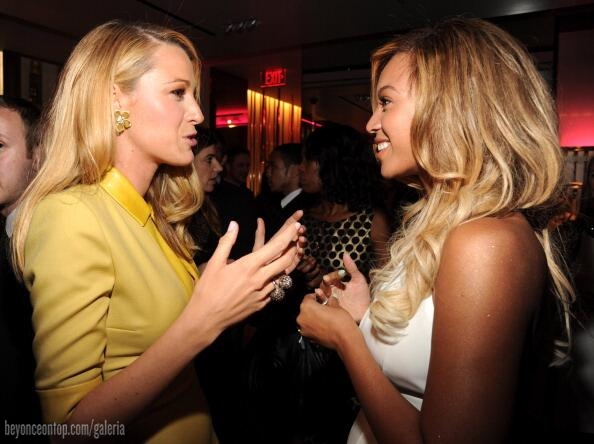 Beyonc&eacute; e Blake Lively. 