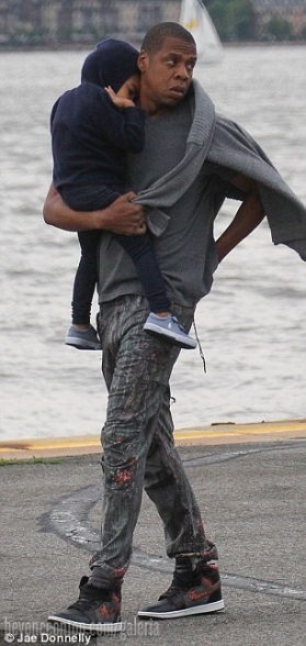 Beyonc&eacute;, Blue Ivy e Jay-Z ap&oacute;s passeio em NY. 