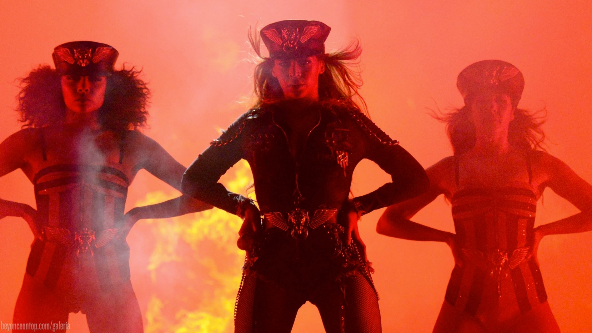 'Diva' e 'Baby Boy' tamb&eacute;m entraram na setlist. 