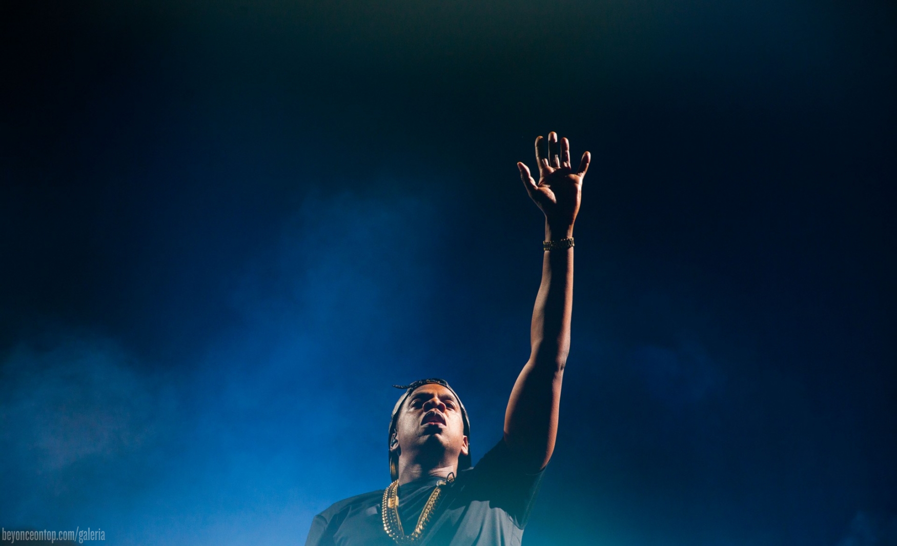 Beyonc&eacute; e Jay Z levam a turn&ecirc; 'On The Run' para East Rutherford, em Nova Jersey. 