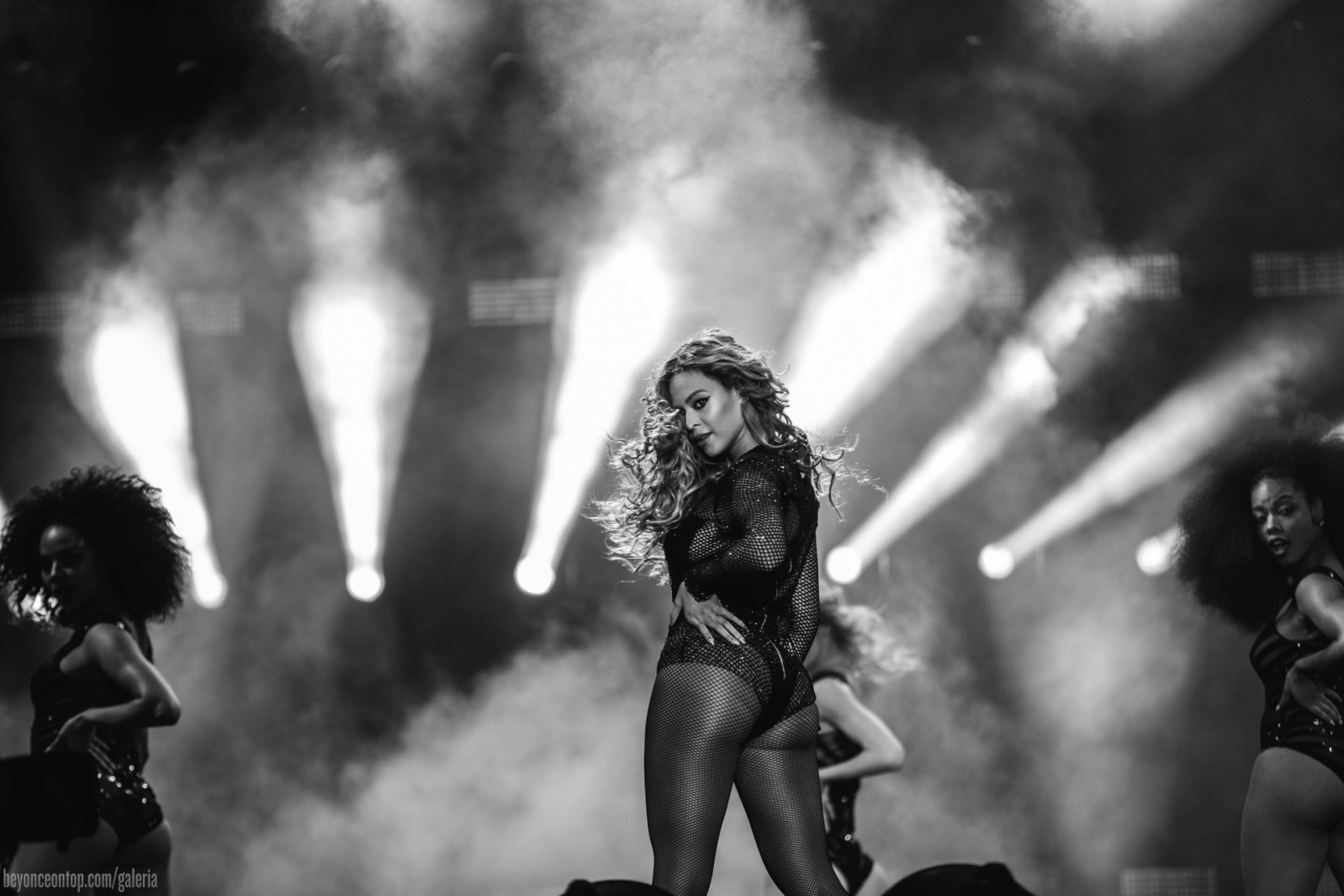 Beyonc&eacute; e Jay Z levam a turn&ecirc; 'On The Run' para Houston, cidade natal da cantora. 