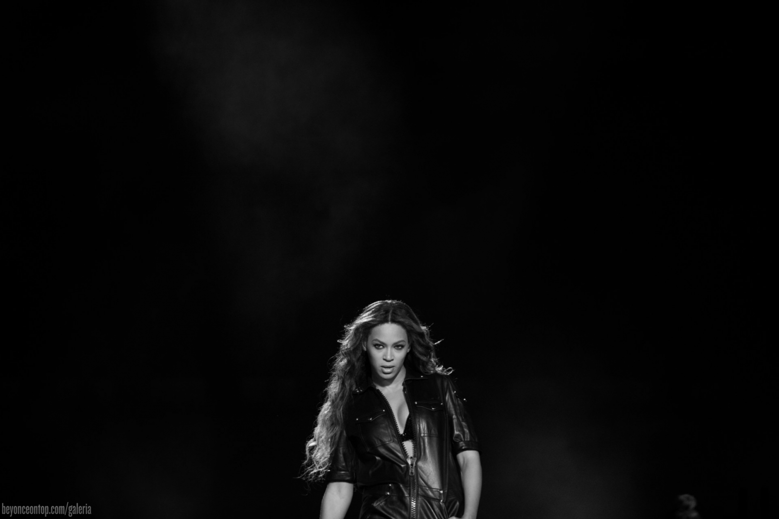 Beyonc&eacute; e Jay Z se apresentam em New Orleans. 