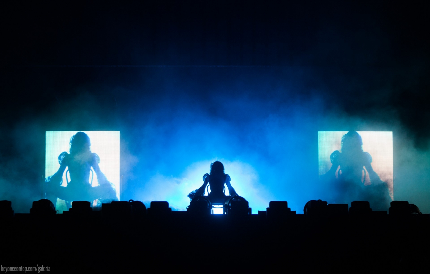 Beyonc&eacute; e Jay Z se apresentam em New Orleans. 