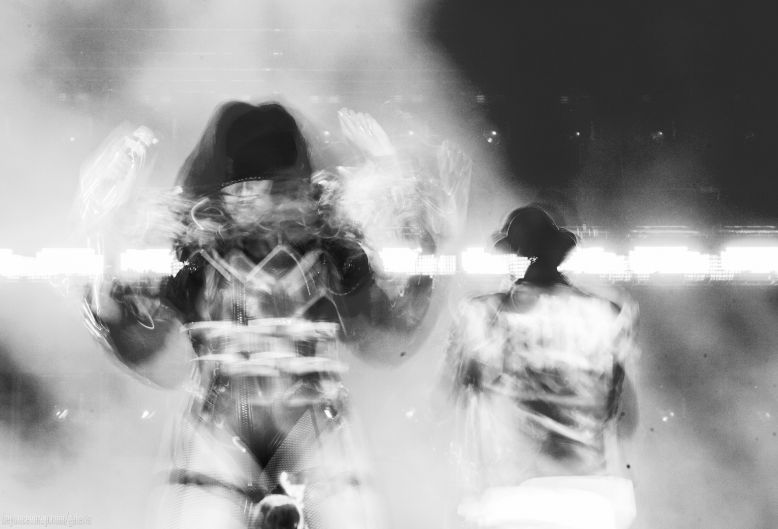 Beyonc&eacute; e Jay Z se apresentam em New Orleans. 