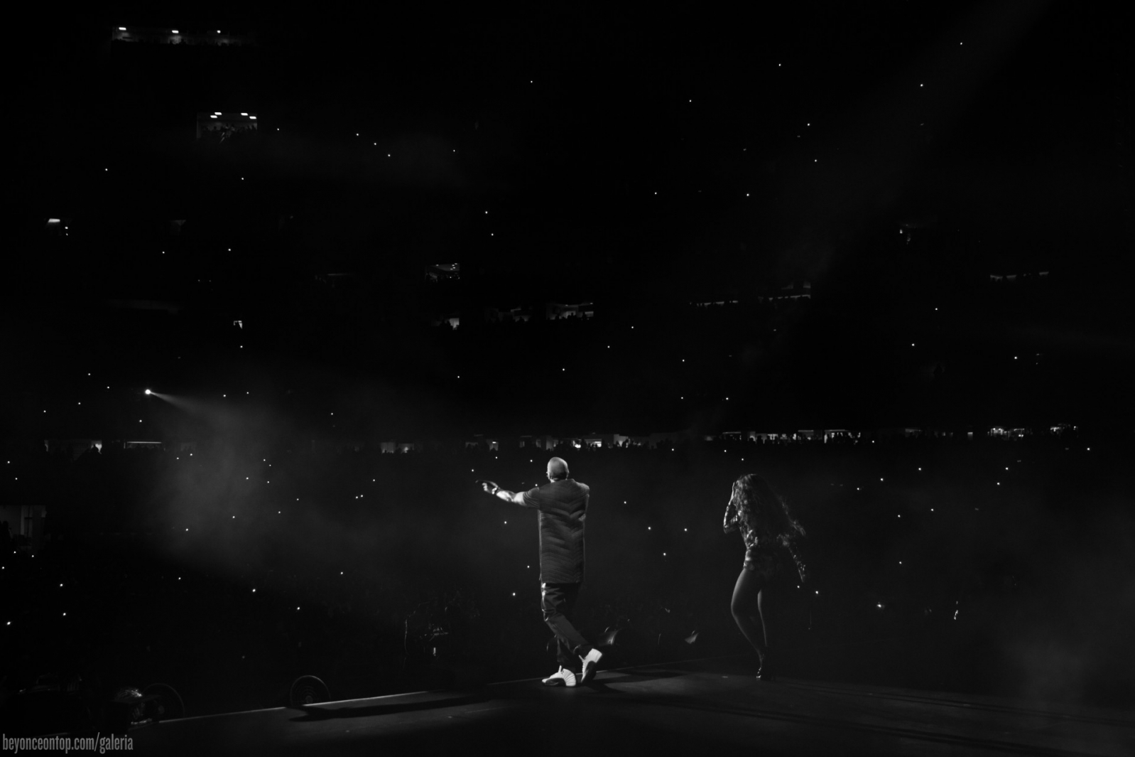 Beyonc&eacute; e Jay Z se apresentam em New Orleans. 