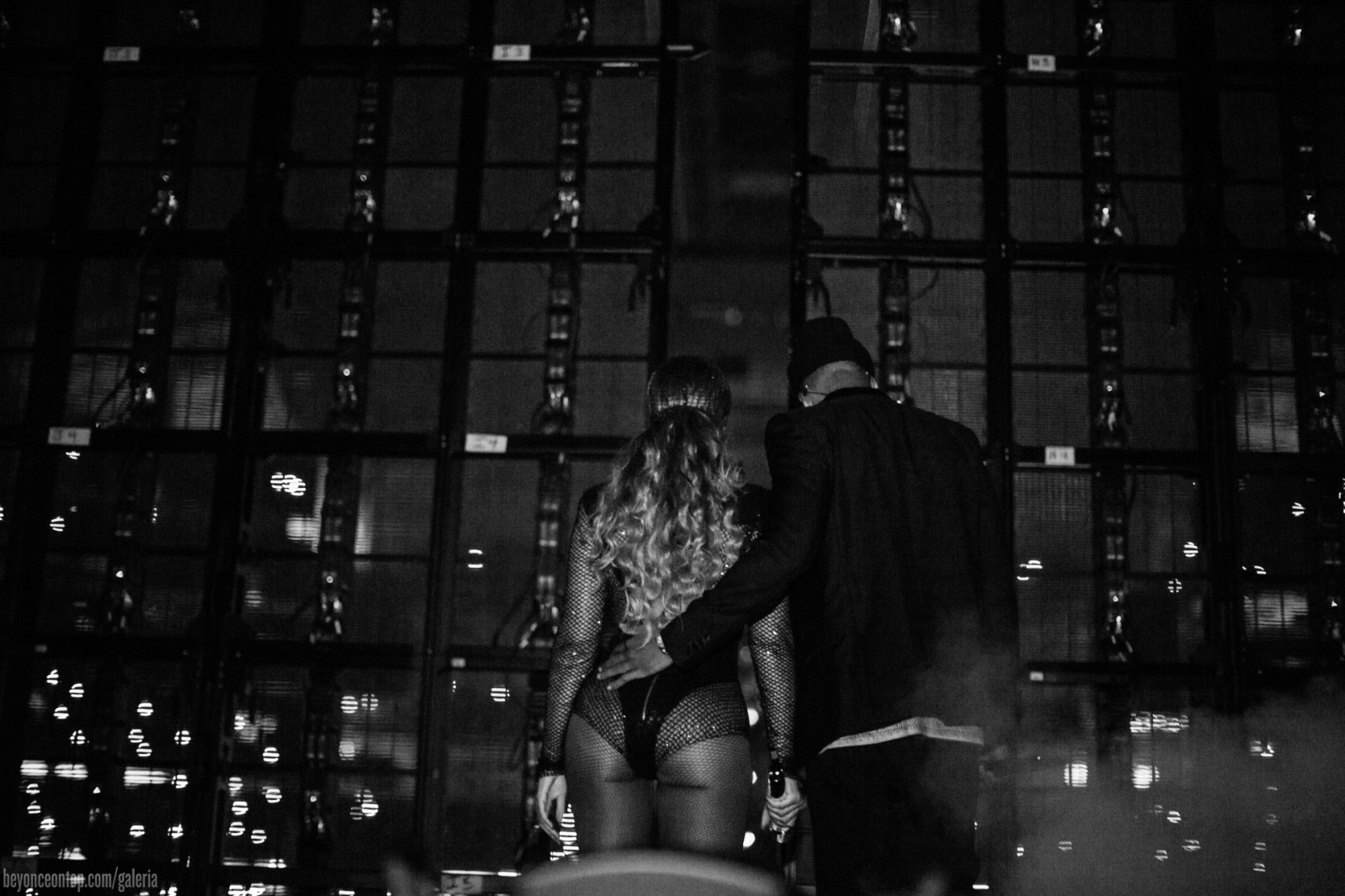 Beyonc&eacute; e Jay Z passam por Dallas com a turn&ecirc; 'On The Run'. 