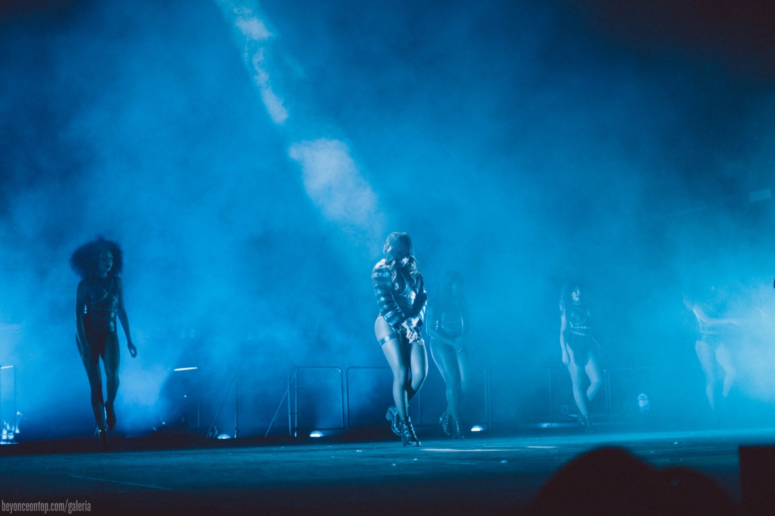 Beyonc&eacute; e Jay Z passam por Dallas com a turn&ecirc; 'On The Run'. 