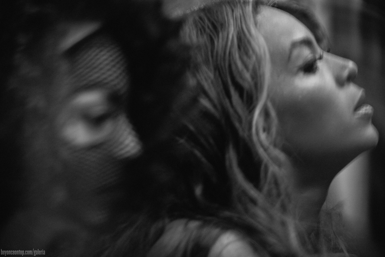 Beyonc&eacute; e Jay Z passam por Chicago com a 'On The Run'. 