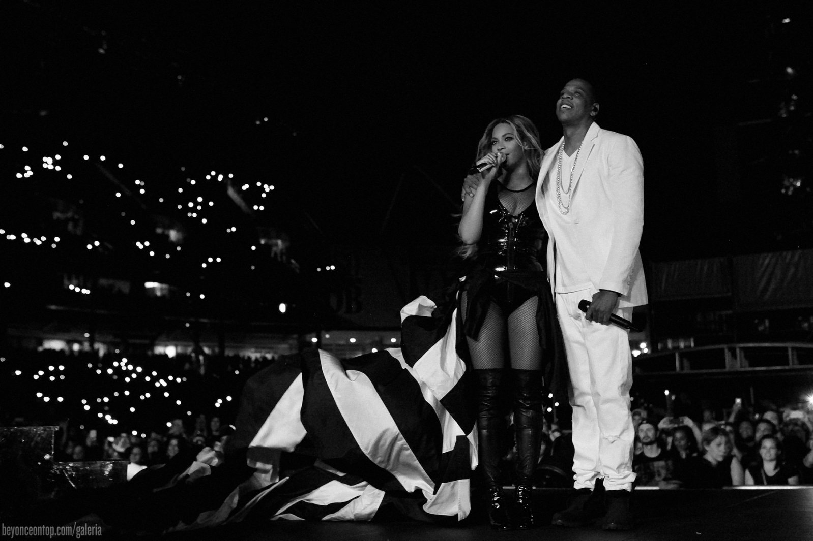 Beyonc&eacute; e Jay Z se apresentam em Winnipeg. 