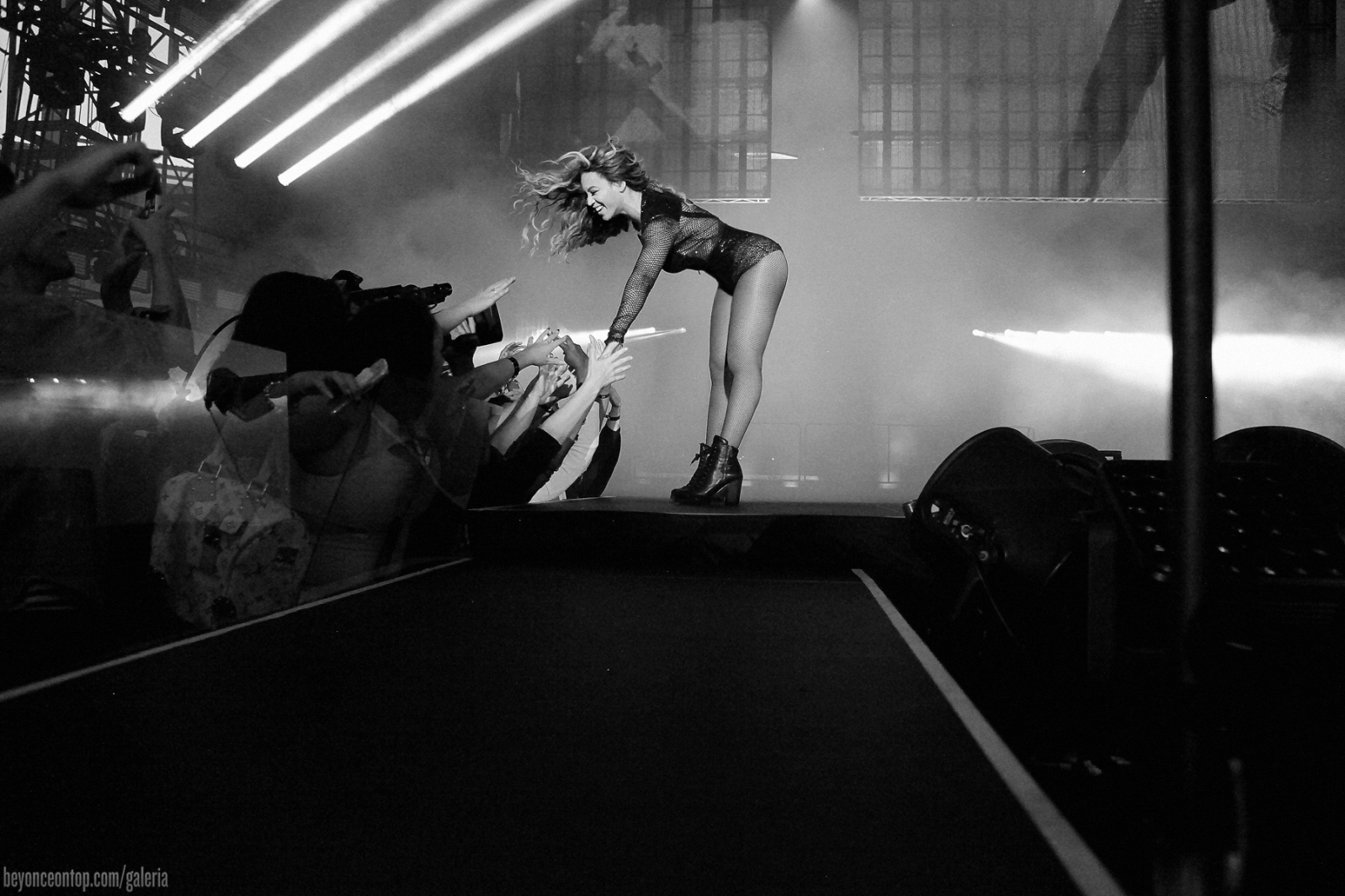 Beyonc&eacute; e Jay Z se apresentam em Winnipeg. 