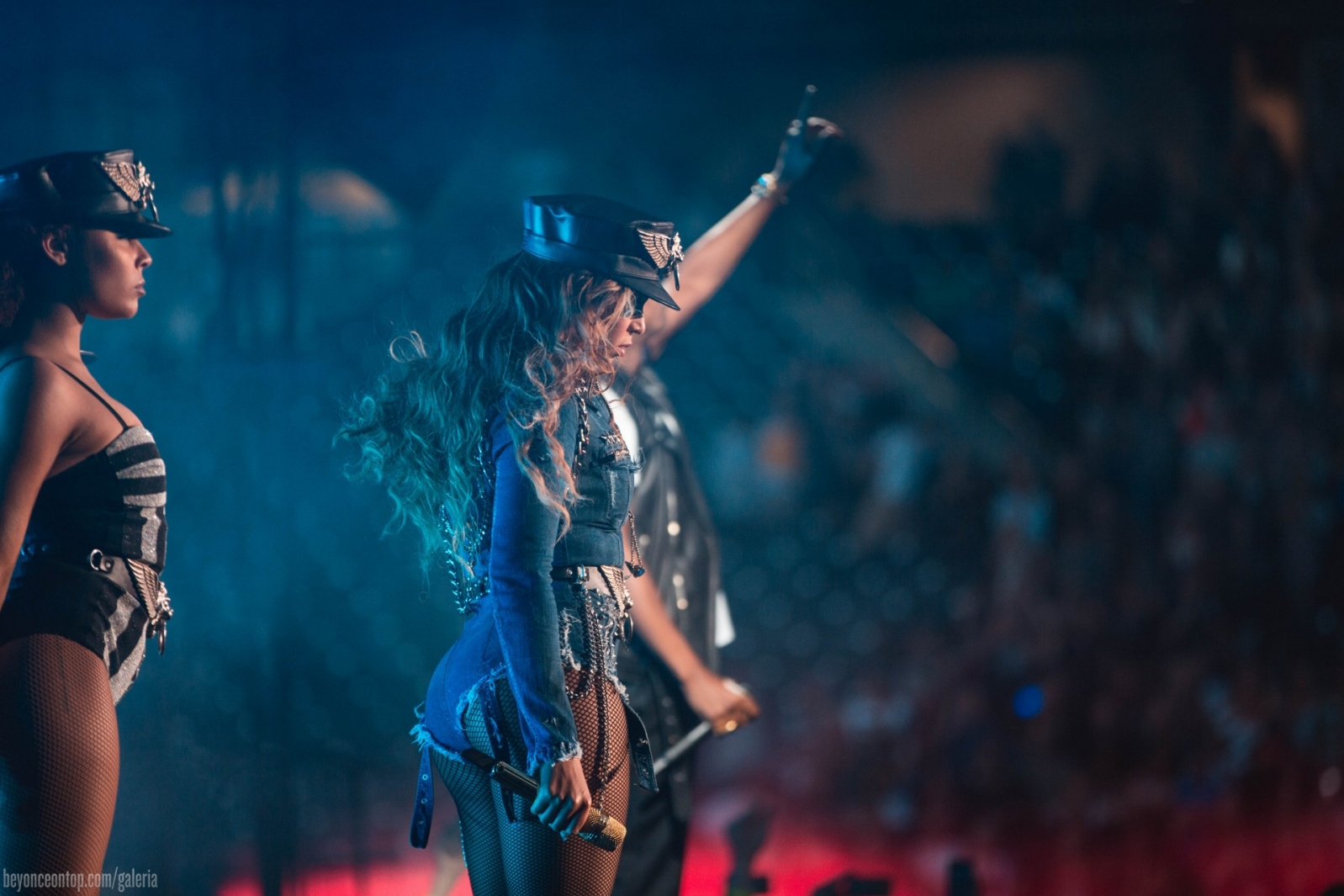 Beyonc&eacute; e Jay Z se apresentam em Winnipeg. 