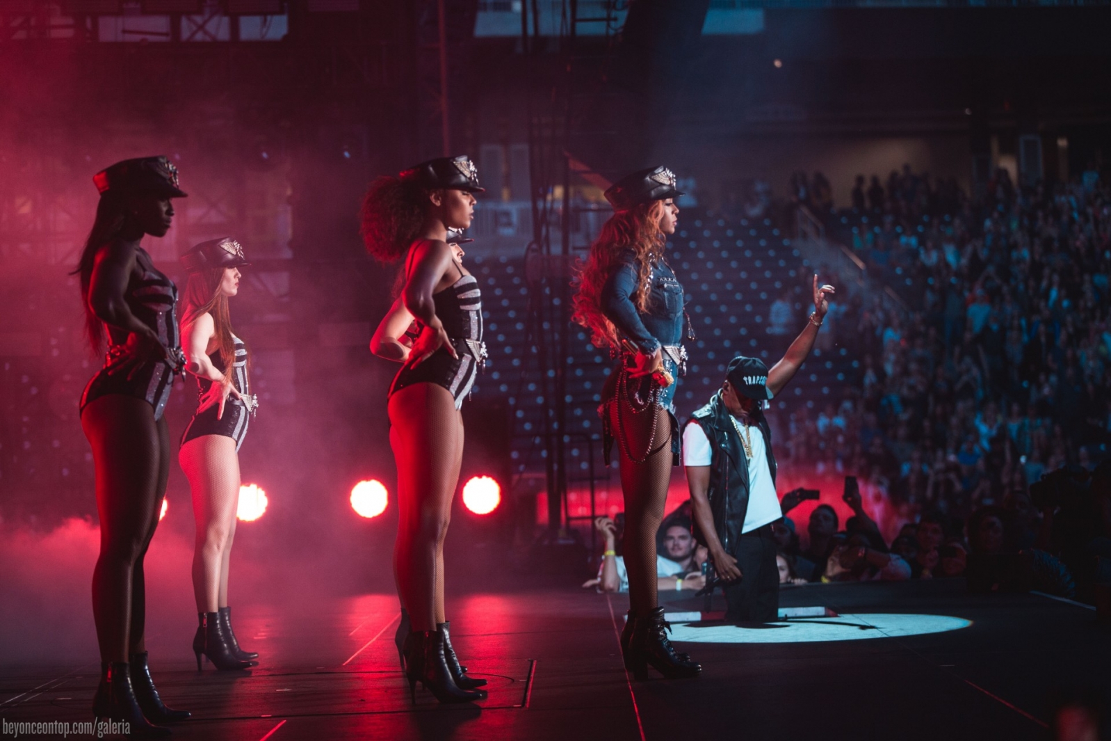 Beyonc&eacute; e Jay Z se apresentam em Winnipeg. 