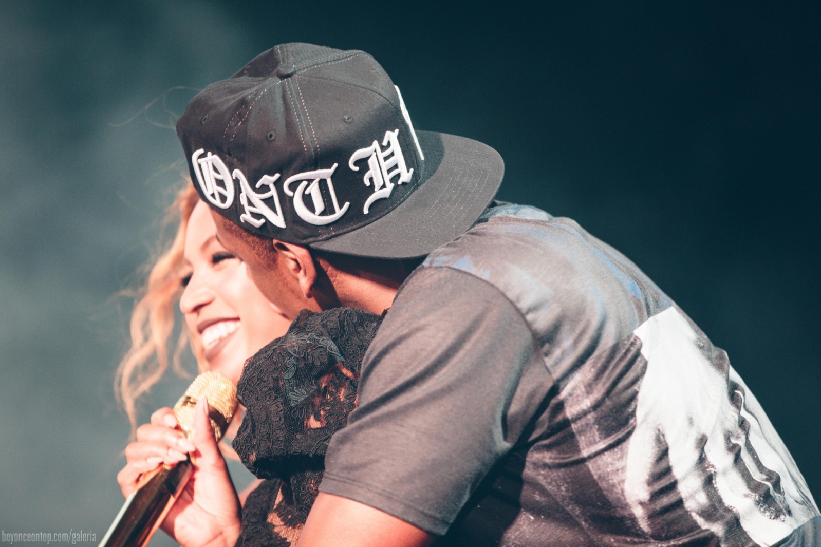 Beyonc&eacute; e Jay Z se apresentam em Seattle. 